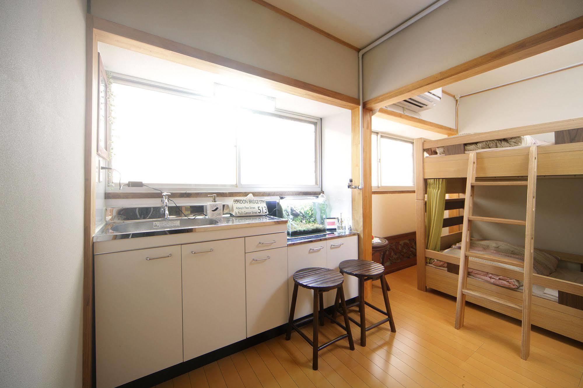 Guesthouse Oasis Осака Екстер'єр фото